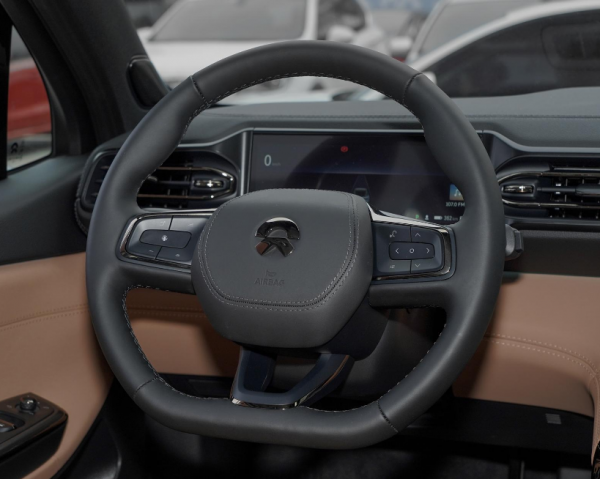 理想和蔚来哪一个靠谱