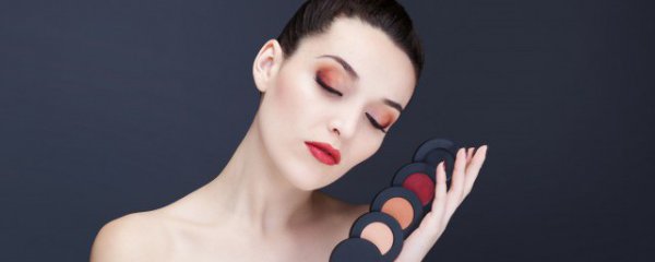 如何选择眼影颜色