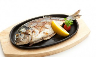 鲫鱼怎么炖好吃家里 炖鲫鱼的做法