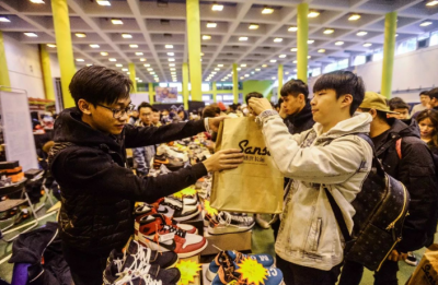 年轻人做什么行业比较好 00后受偏爱这3个行业搞钱