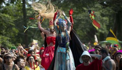 巴西位于哪个半球哪个洲 足球王国巴西国家概况简介