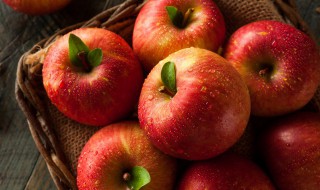 吃煮熟的苹果有什么好处 吃煮熟的苹果对人有啥好处