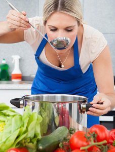 产妇吃的乌鸡汤的做法 【周五食谱】产妇滋补乌鸡汤的做法