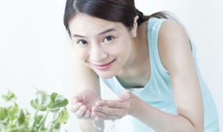 长痘痘用清水洗脸还是洗面奶 长痘痘适合用清水还是用洗面奶洗脸呢