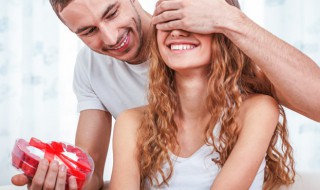 女孩子本命年送什么礼物 女生本命年送什么东西好