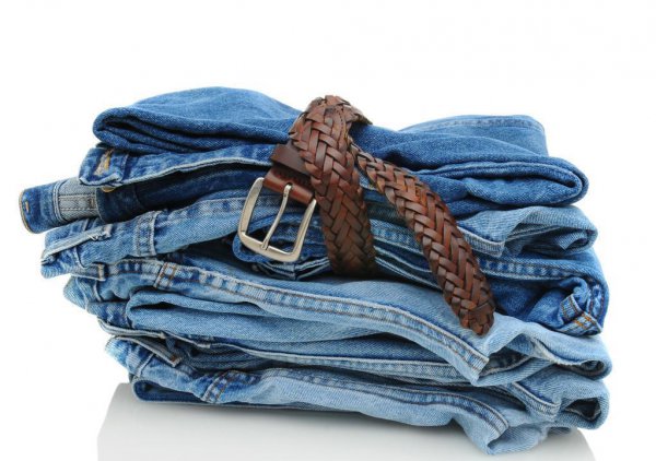 深色牛仔裤第一次怎么洗防止褪色