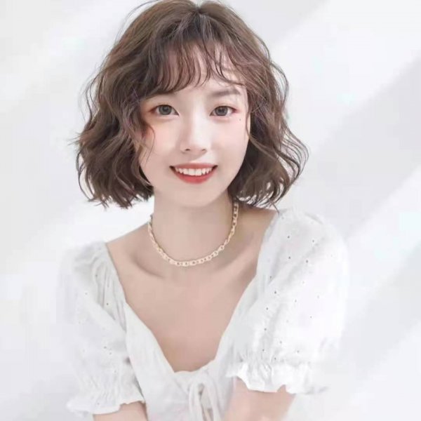 短头发烫什么卷发好看