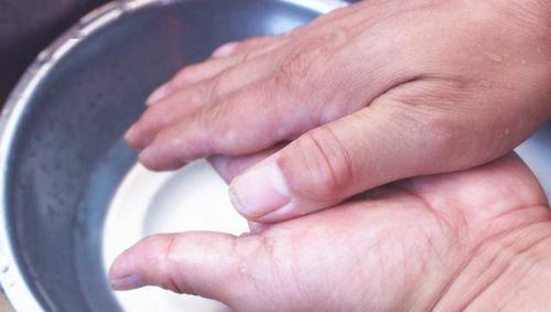 防晒霜多久补一次