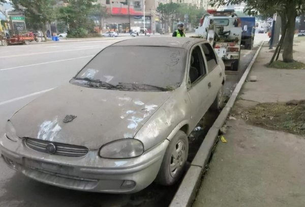 汽车放20天不开没事吧