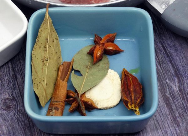 香叶是什么树的叶子图片