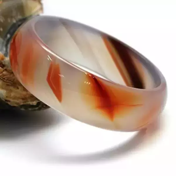 玛瑙和玉髓的区别