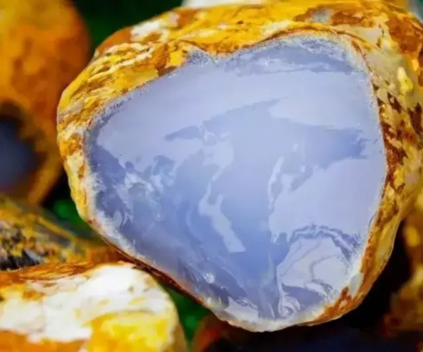 玛瑙和玉髓的区别