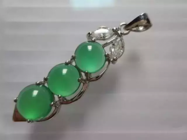 玛瑙和玉髓的区别