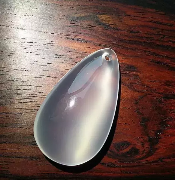 玛瑙和玉髓的区别