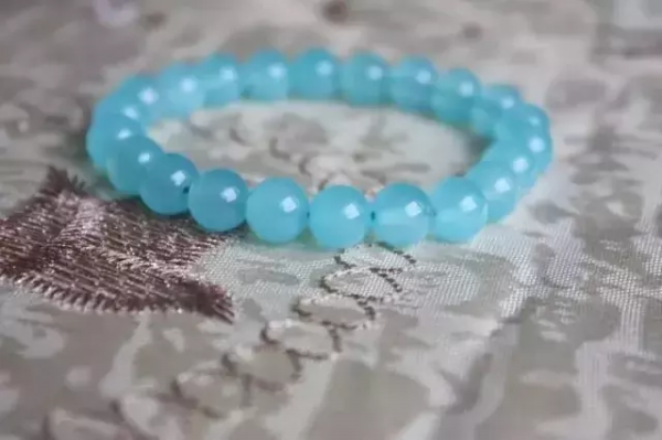 玛瑙和玉髓的区别