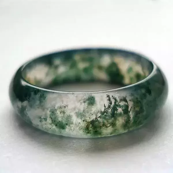 玛瑙和玉髓的区别