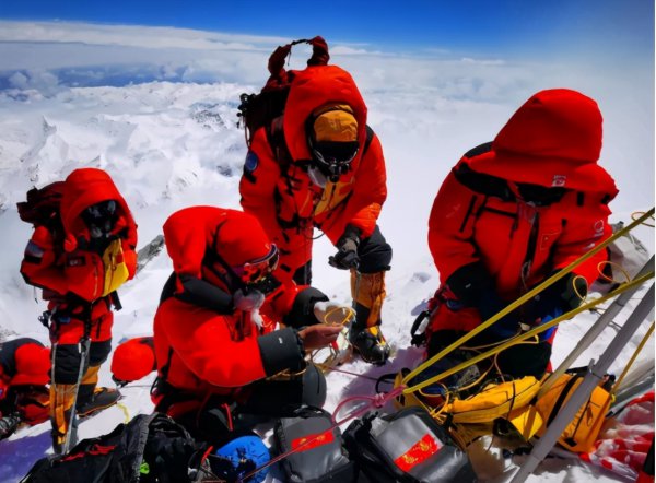 珠穆朗玛峰的高度是多少