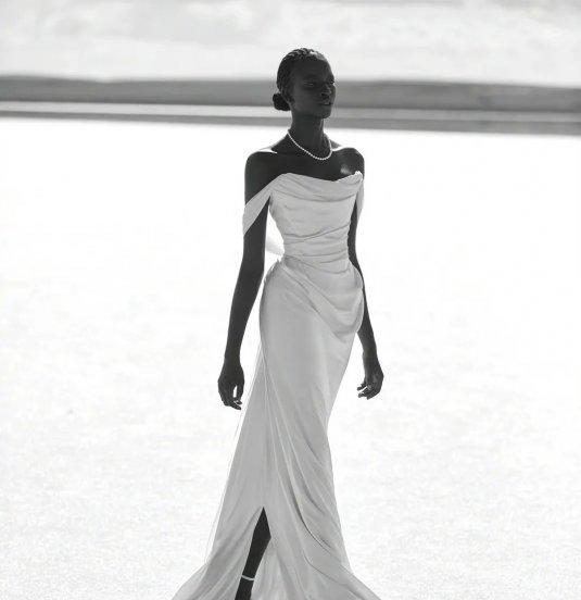 黄皮肤穿什么颜色的衣服最显白