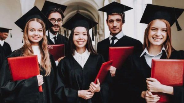 博士生和硕士生哪个学历高一些