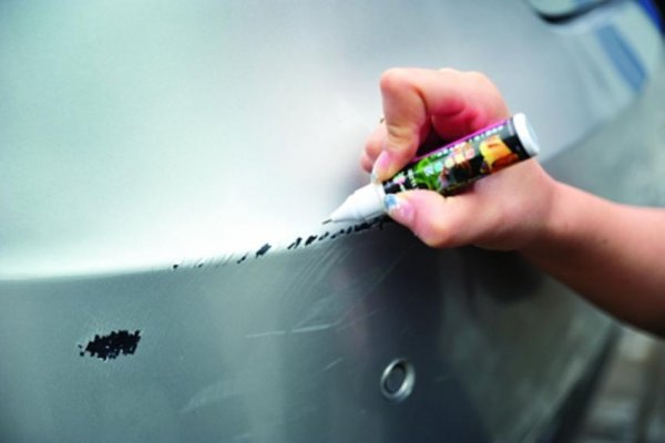 车刮了一条痕怎么办修补