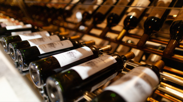 正宗82年拉菲多少钱一瓶