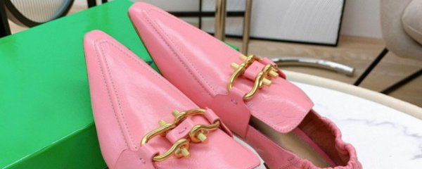 粉色皮鞋划痕怎么修复