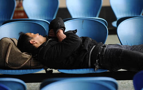 睡觉头朝北方向好吗