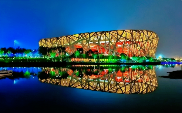 鸟巢能容纳多少人