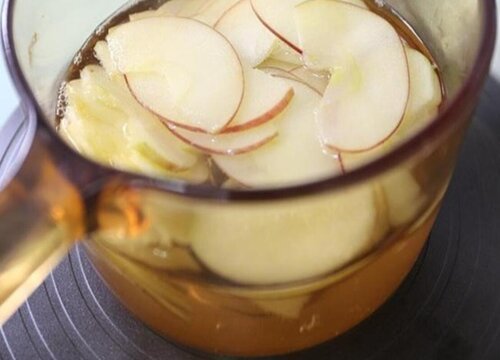 苹果皮泡水浇花有什么好处