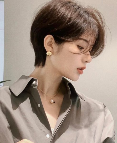 头大适合什么发型