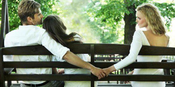 毁一个出轨男人有几种办法