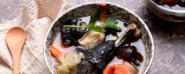 清炖乌鸡放什么材料好吃