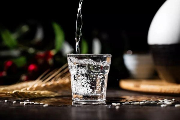 白酒浓香型和酱香型的区别优缺点