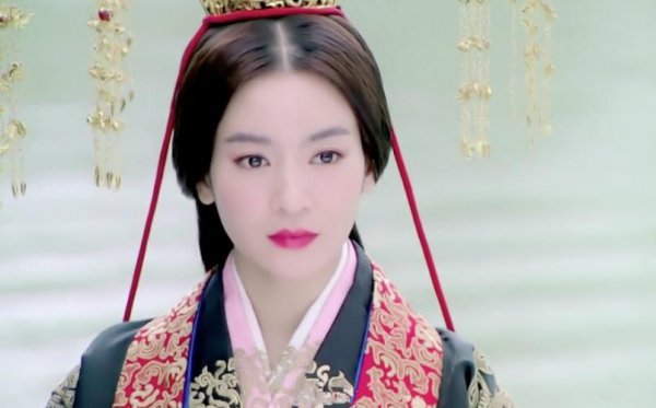 有关造纸术改造者蔡伦的简介