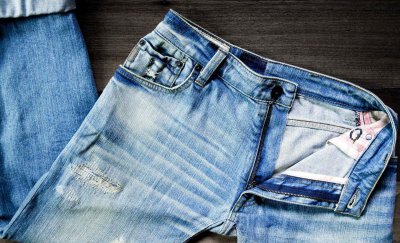 新买牛仔裤如何固色处理不掉色 新牛仔裤第一次怎么洗妙招