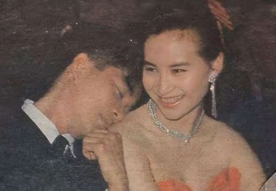 陈百强葬礼出意外 在港台明星陈百强葬礼上发生什么事情