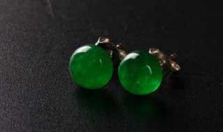 兔年本命年带什么耳钉女 女生兔年本命年带什么耳钉好看