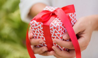 送女朋友什么圣诞礼物 适合送女朋友的圣诞节礼物