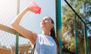 送给老婆的水杯上刻什么字 送给老婆的水杯上可以刻哪些字