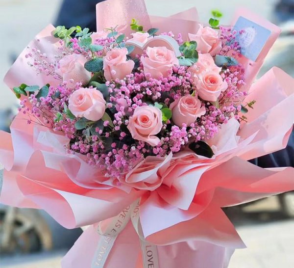 11朵红玫瑰适合送什么人