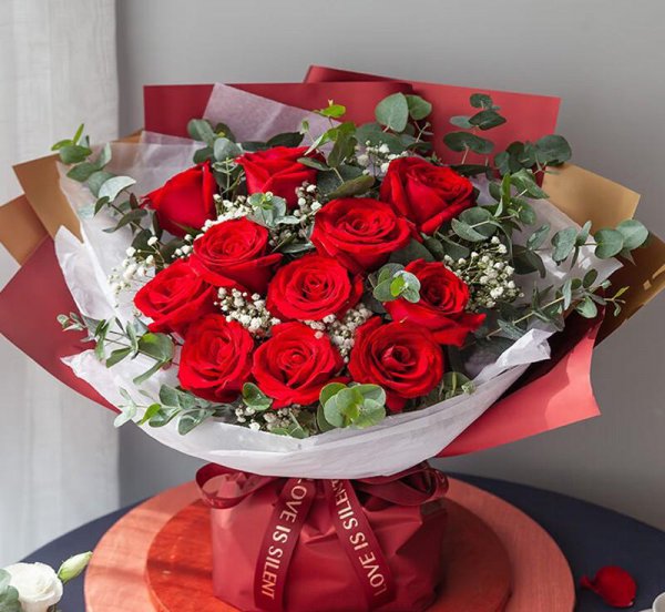 11朵红玫瑰适合送什么人