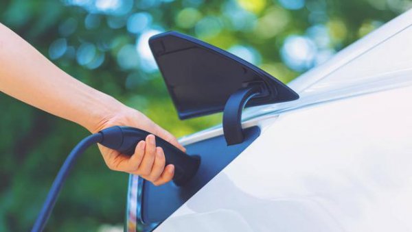 汽车油量剩余多少加油合适