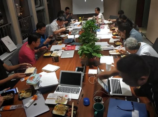 体制内和体制外是什么意思