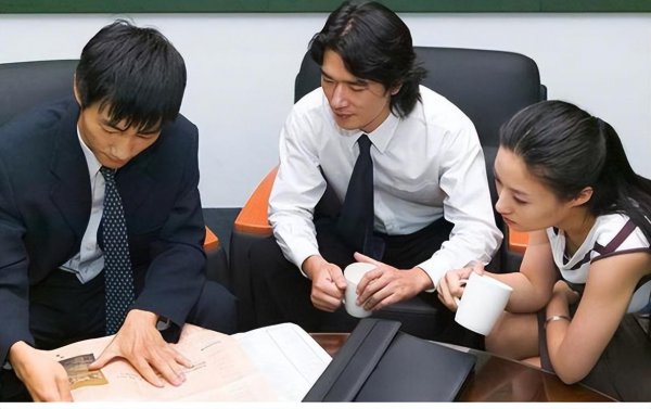 体制内和体制外是什么意思