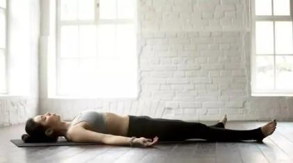 适合50岁练的瑜伽基本动作