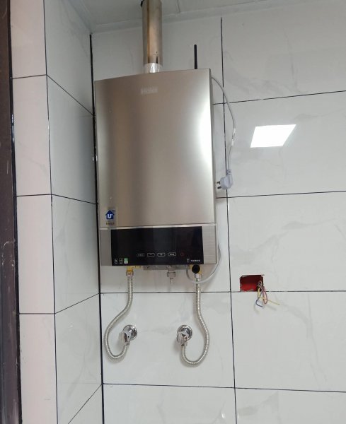 燃气热水器和电热水器哪个更省钱更安全