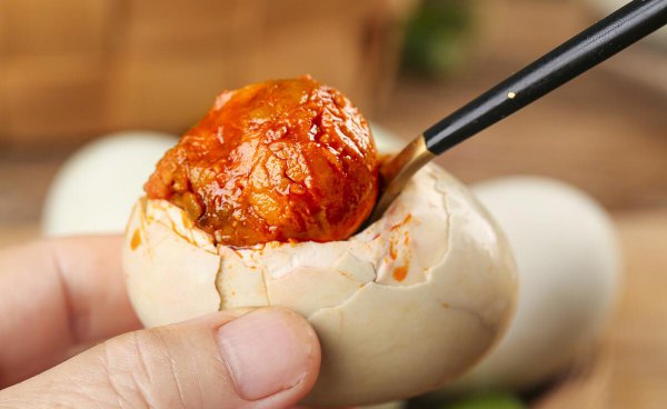 咸鸭蛋太咸了怎么去咸妙招