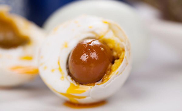 咸鸭蛋太咸了怎么去咸妙招