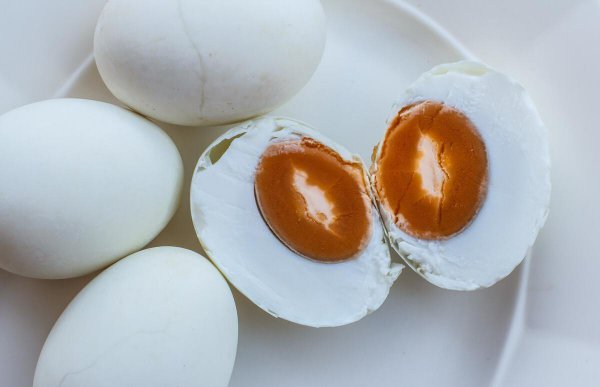 咸鸭蛋太咸了怎么去咸妙招