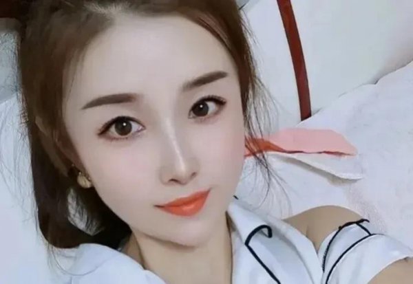 天蝎女喜欢上你的征兆